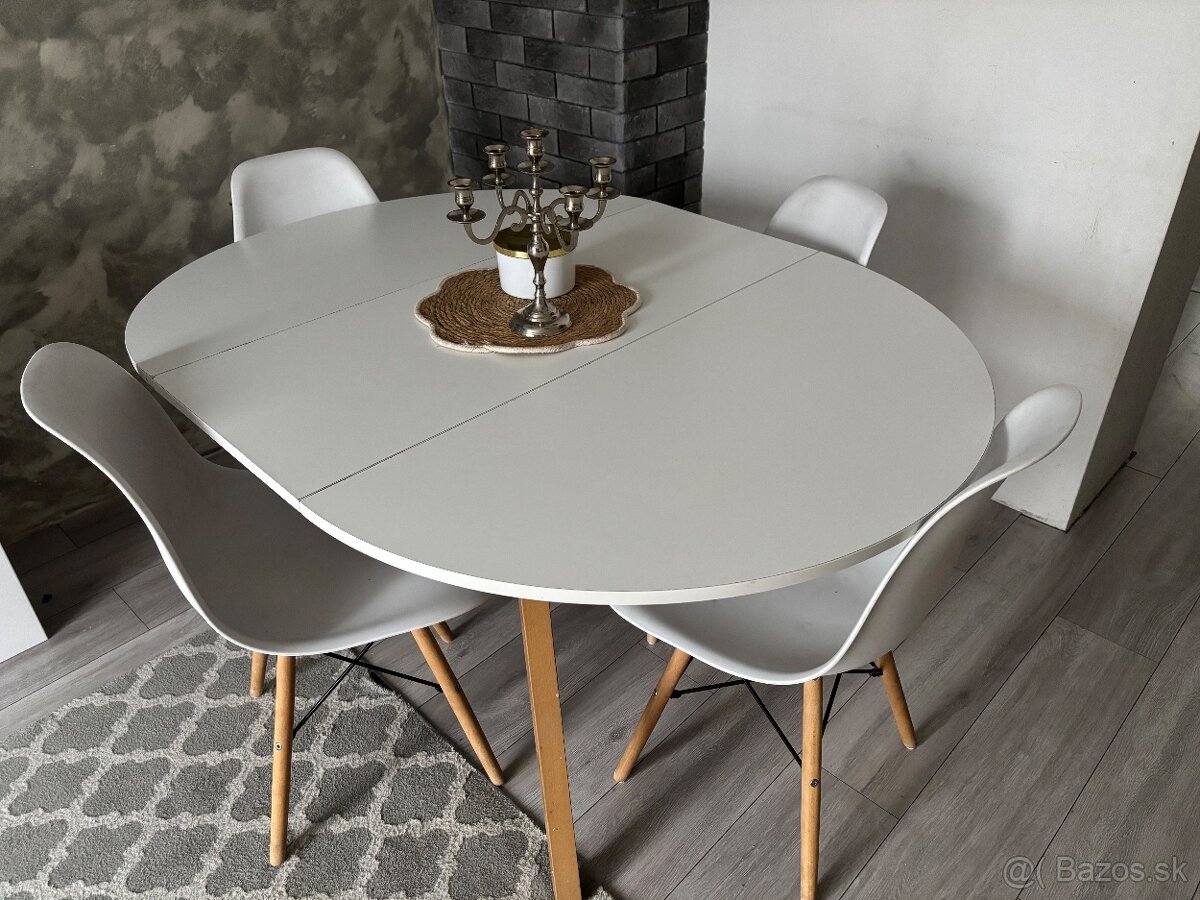 Stôl so stoličkami - 2