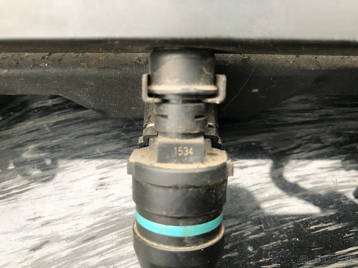 Predám vstrekovacie rampy na BMW e36 - 2