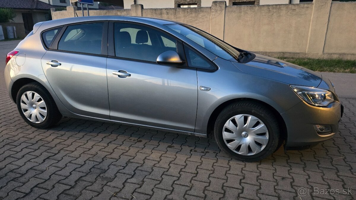 Opel Astra J 1.4 b, nova STK,EK - 2