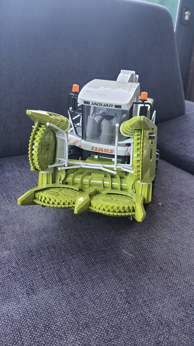 Bruder CLAAS Jaguar 900 - 2