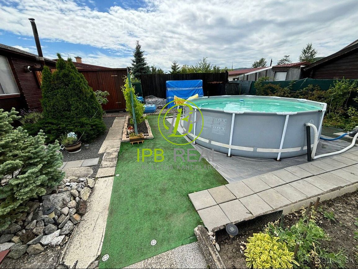 Upravená záhrada s chatou na Žabom majeri - 2