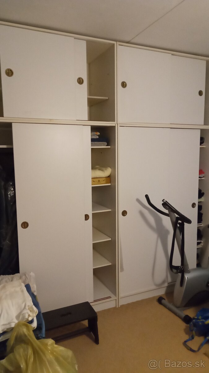 Skrine s nadstavcami a manželská posteľ - 2