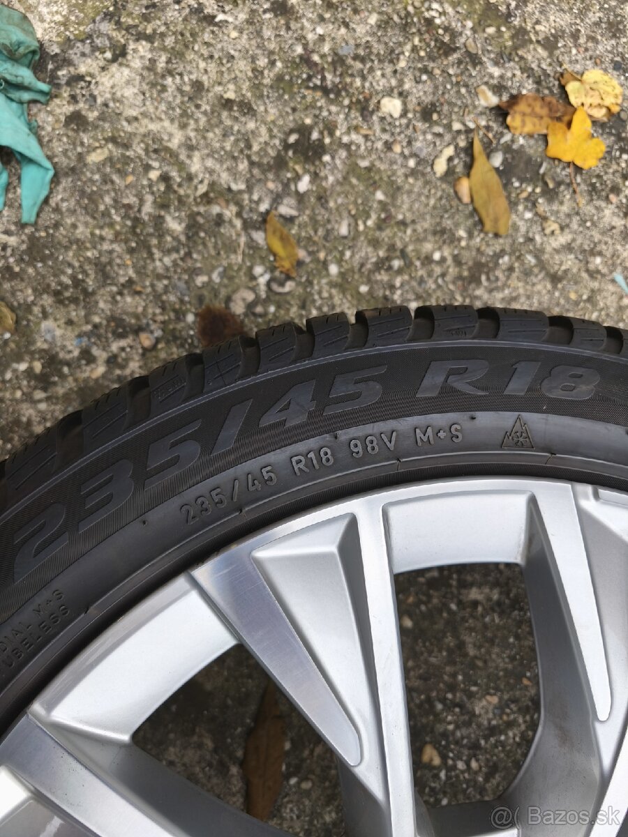 Zimné pneu 235/45 R18 - 2