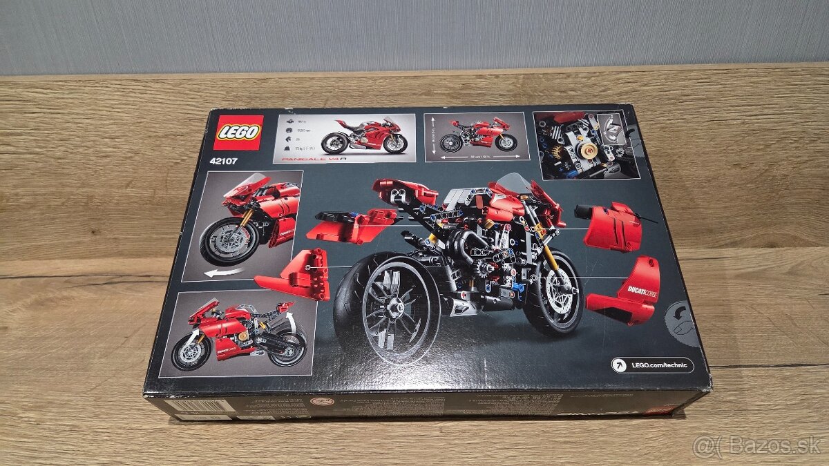 LEGO TECHNIC 42107 Ducati Panigale V4 R - 2
