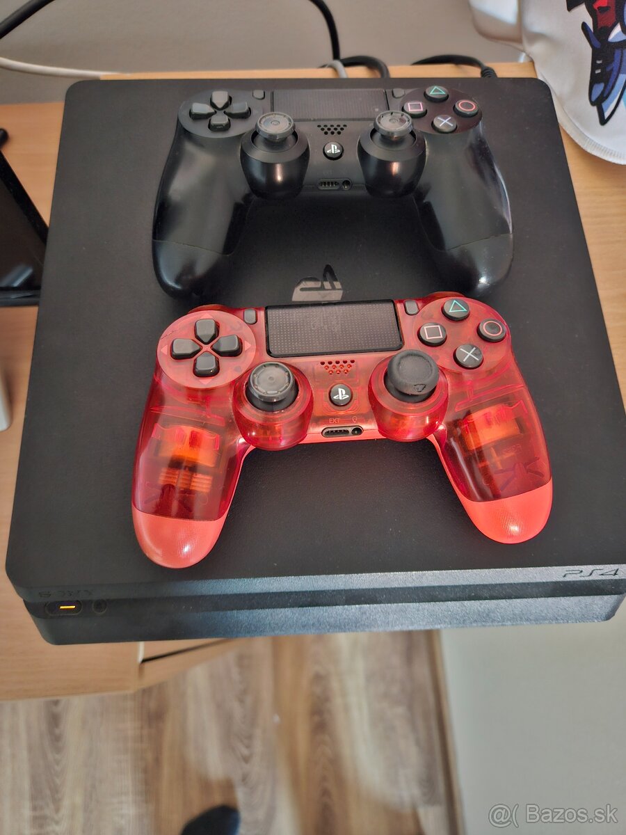 Predam hernú konzolu PS4 - 2