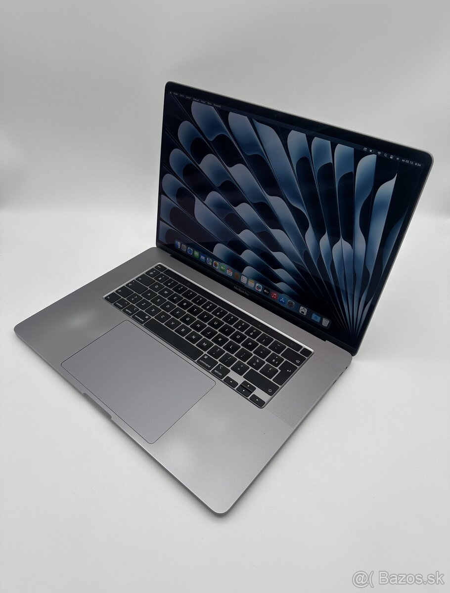 MacBook Pro 16" 2019 CTO 16/500GB Space Gray + ZÁRUKA - 2