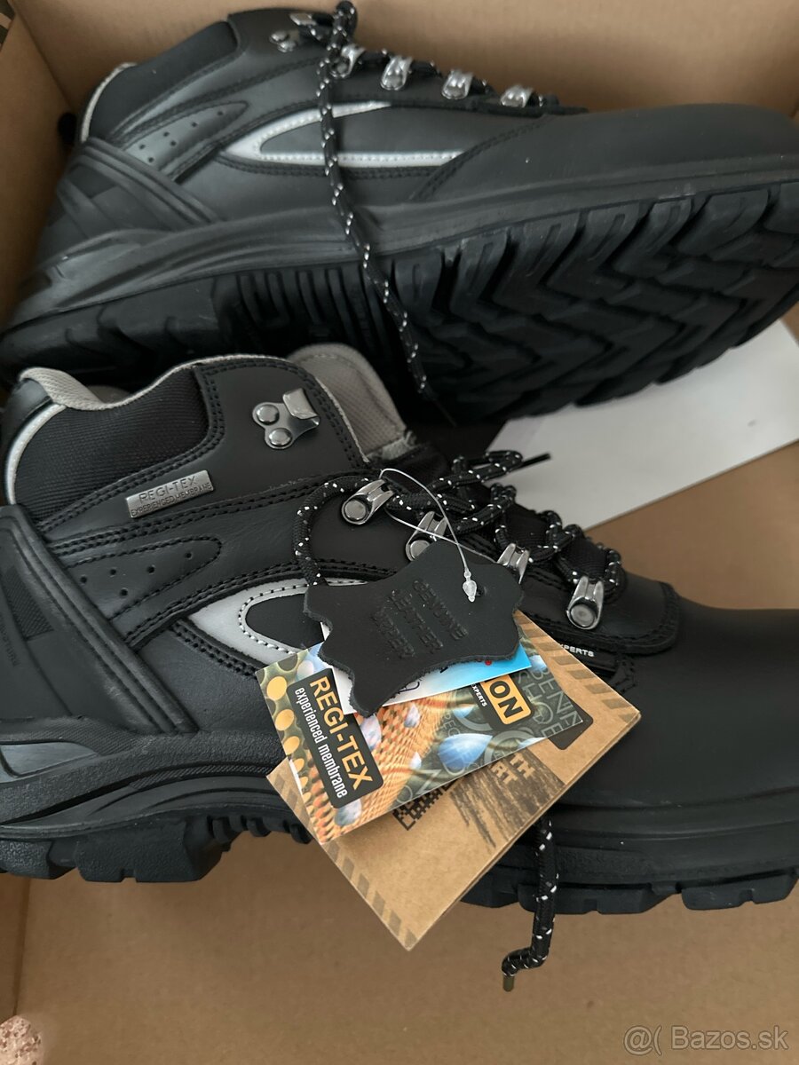 Outdoorová obuv - 2