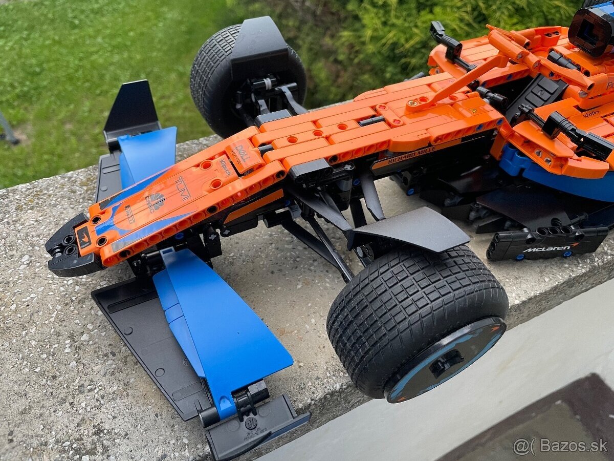 LEGO Technic McLaren Formula 1 42141 - 2