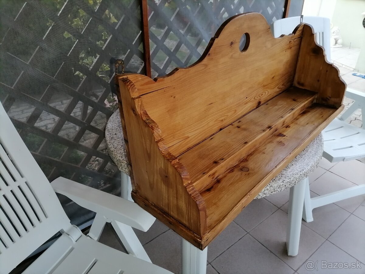 Starožitné poličky do chalupy. - 2