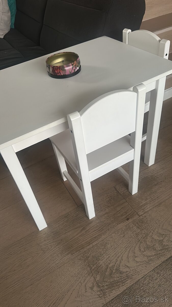 Detsky stol a stolicky - 2