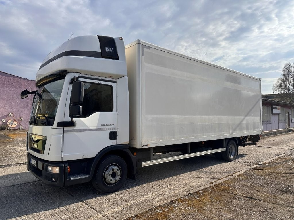 MAN TGL 12.250 , skříň, čelo, lůžko E6 - 2