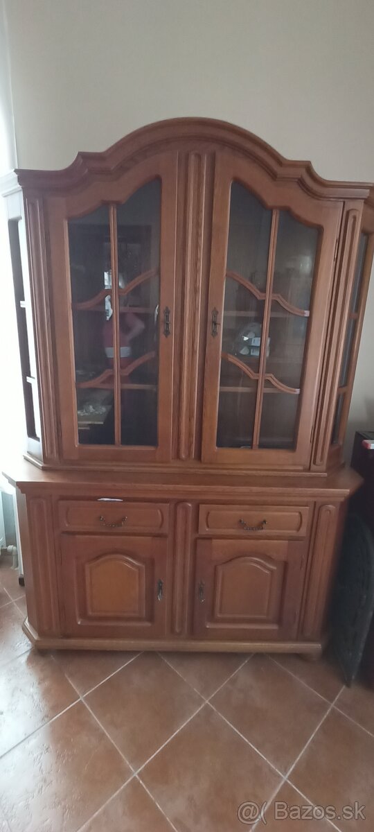 Predám vitrínu - 2