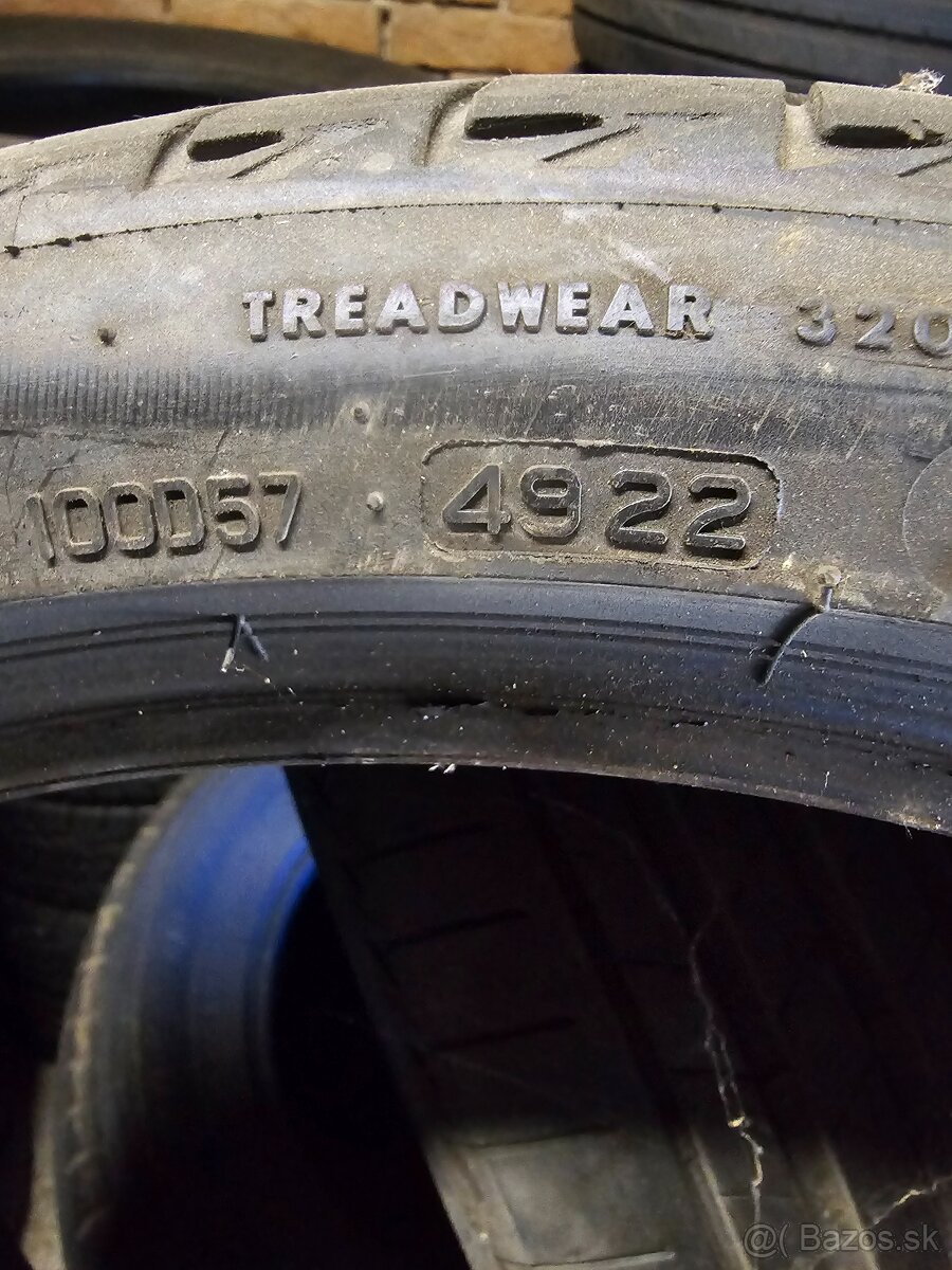 225/40r19 - 2