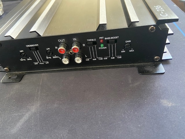 Audio zosilňovač C-236 do auta - 2