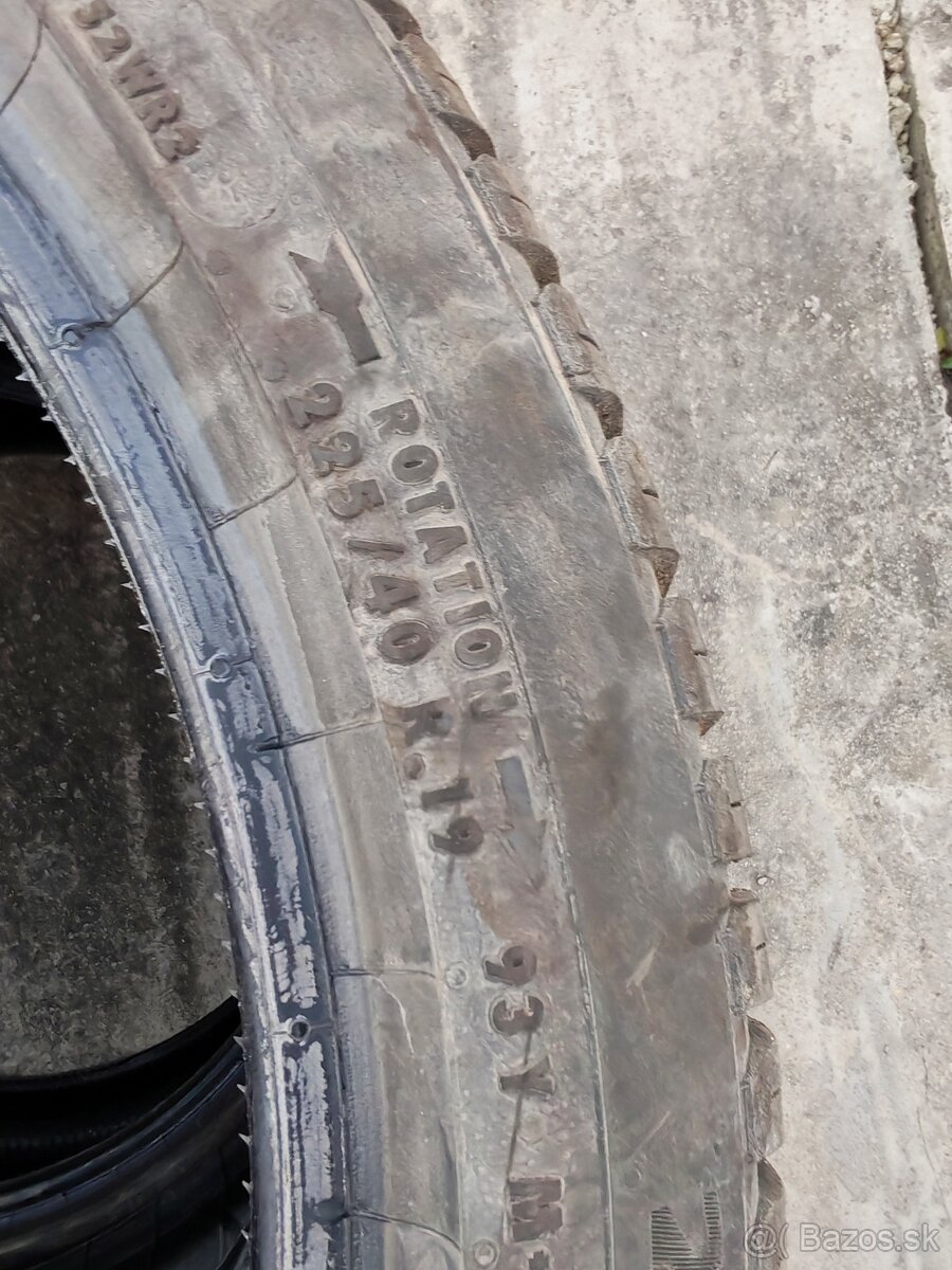 225/40 R19 zimne - 2