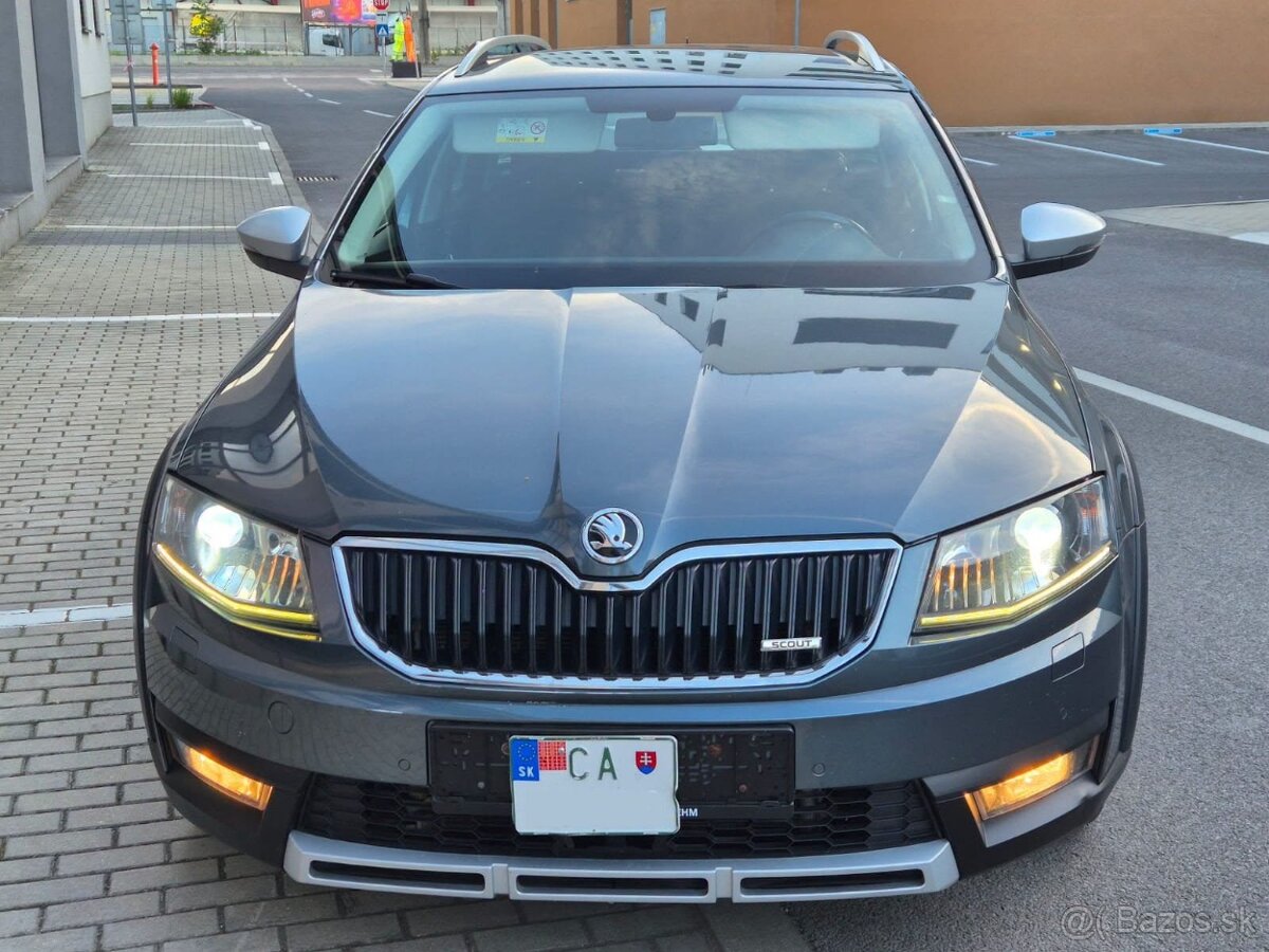 ŠKODA OCTAVIA III COMBI SCOUT 4x4 DSG - 2
