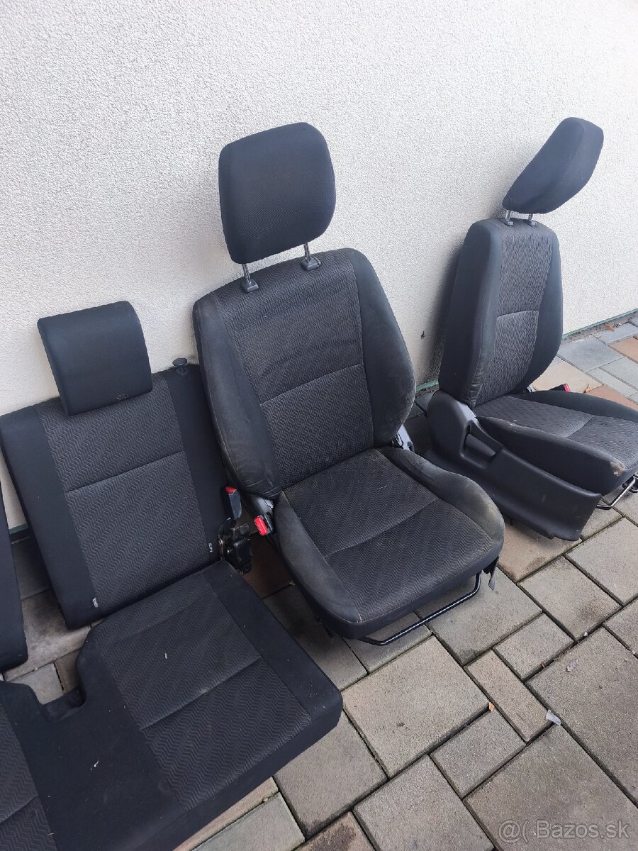 Predné a zadné sedačky jimny - 2