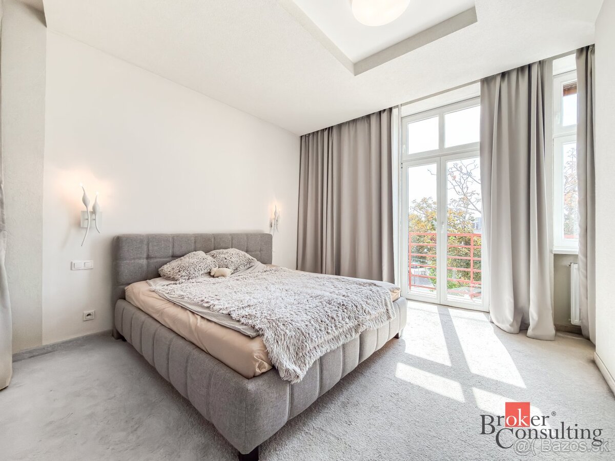 Veľkometrážny staromestský 2i byt s balkónom pri Dunaji – foto 2