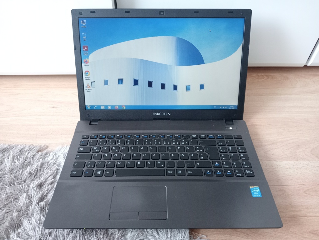 predám 15,6" notebook chiliGREEN / 4gb ram / Windows 7 - 2