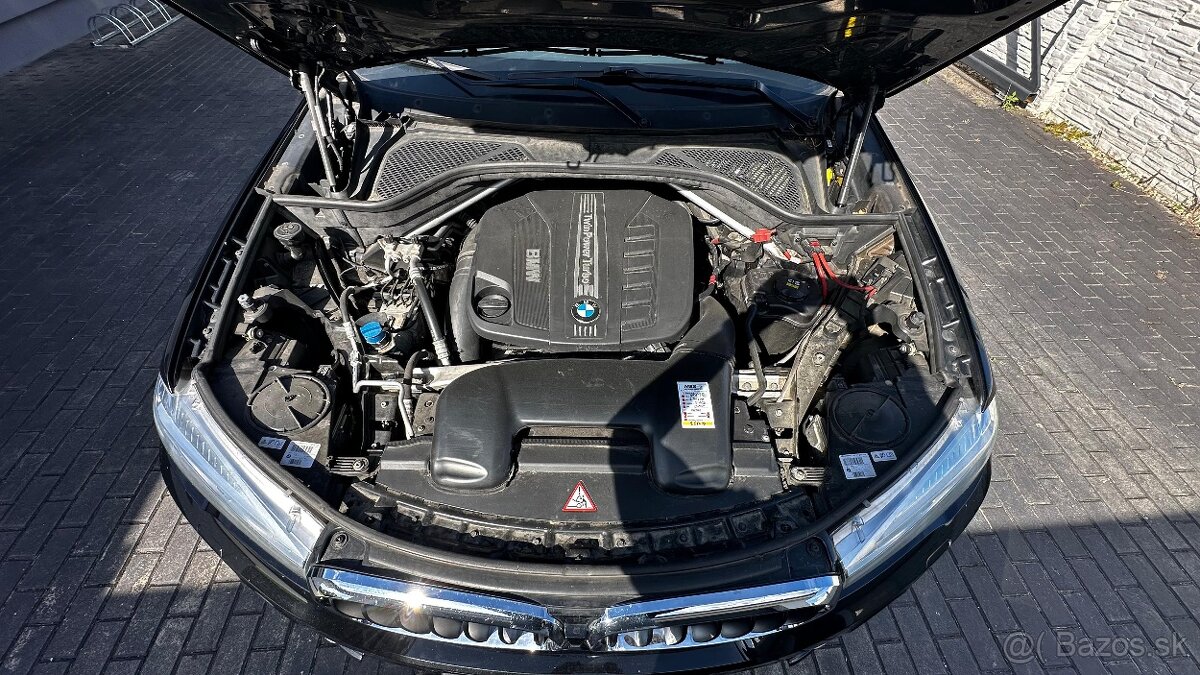 Ponúkam na predaj 7-miestne vozidlo BMW X5, ročník 2015 - 2