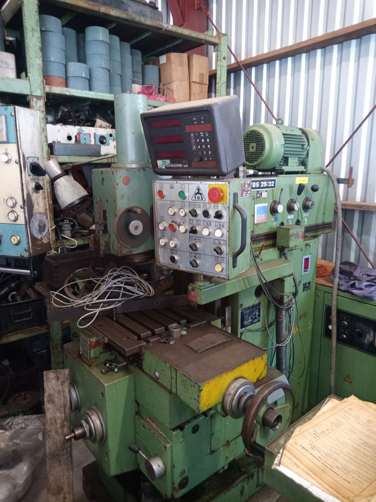 frézka konzolová TOS, typ FGS 25 - 32 YU - 2