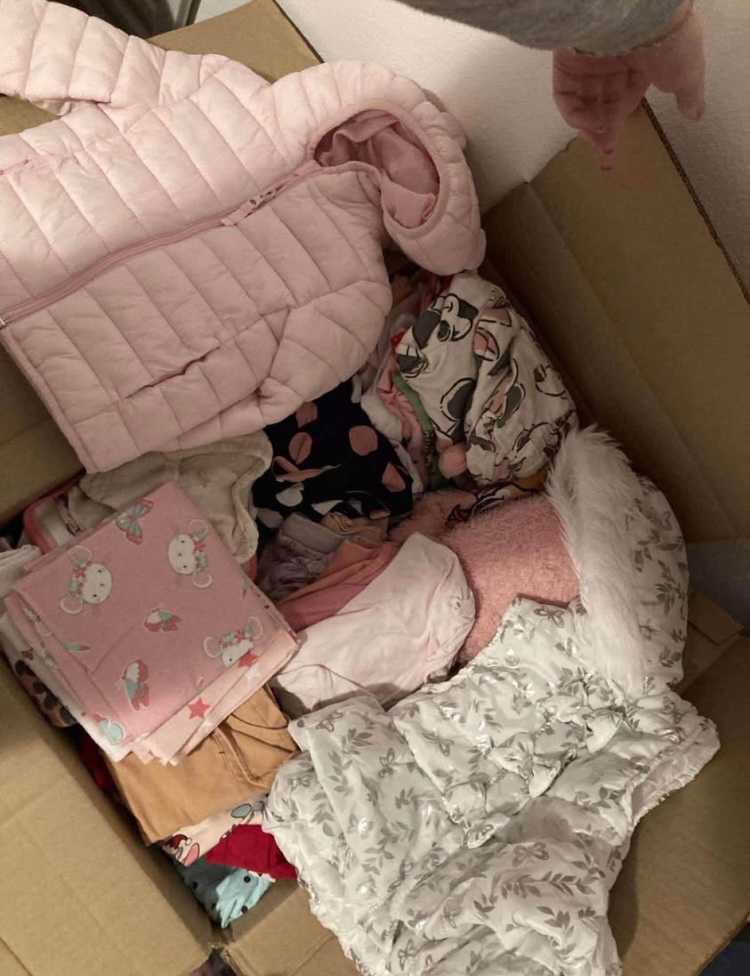 Detské oblečenie + prebaľovací pult - 2