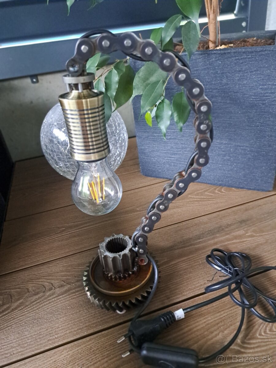 Stolová unikátna lampa - 2