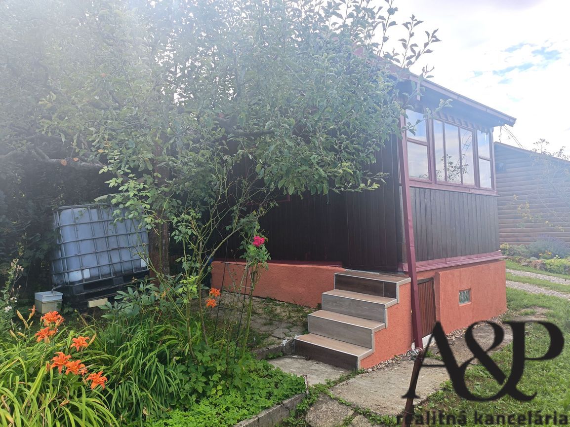 ZÁHRADA S CHATKOU, POZEMOK 368 M2, MYJAVA - 2