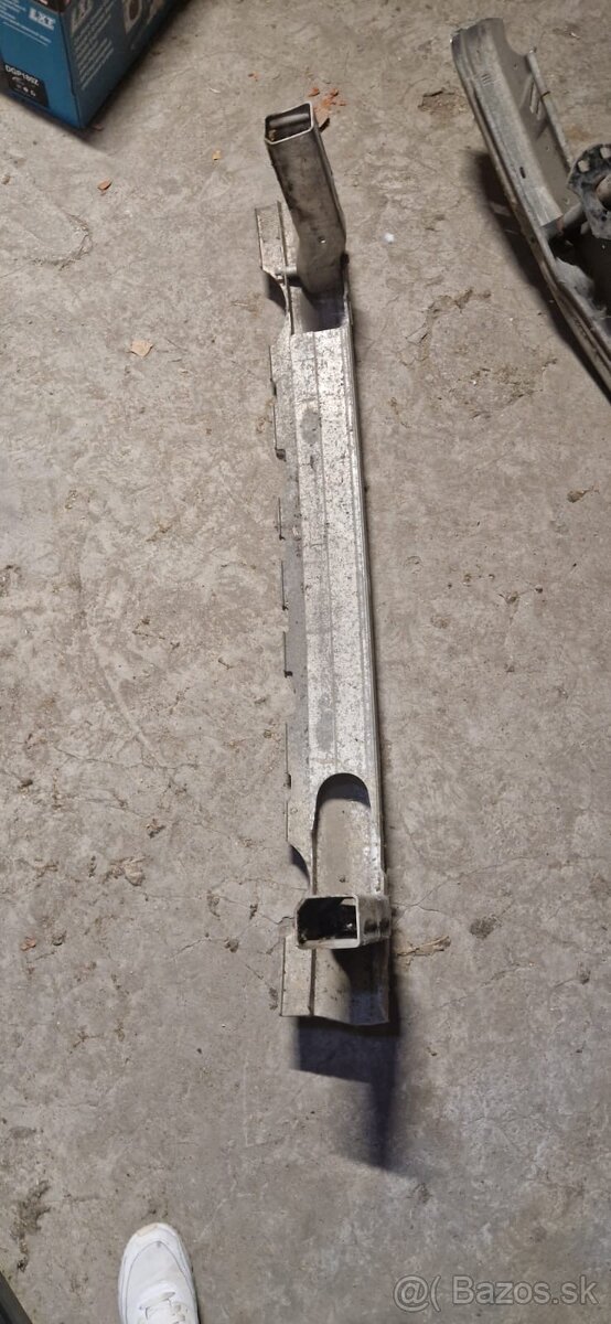 Audi A6 c5 allroad vystuha zadná - - 2