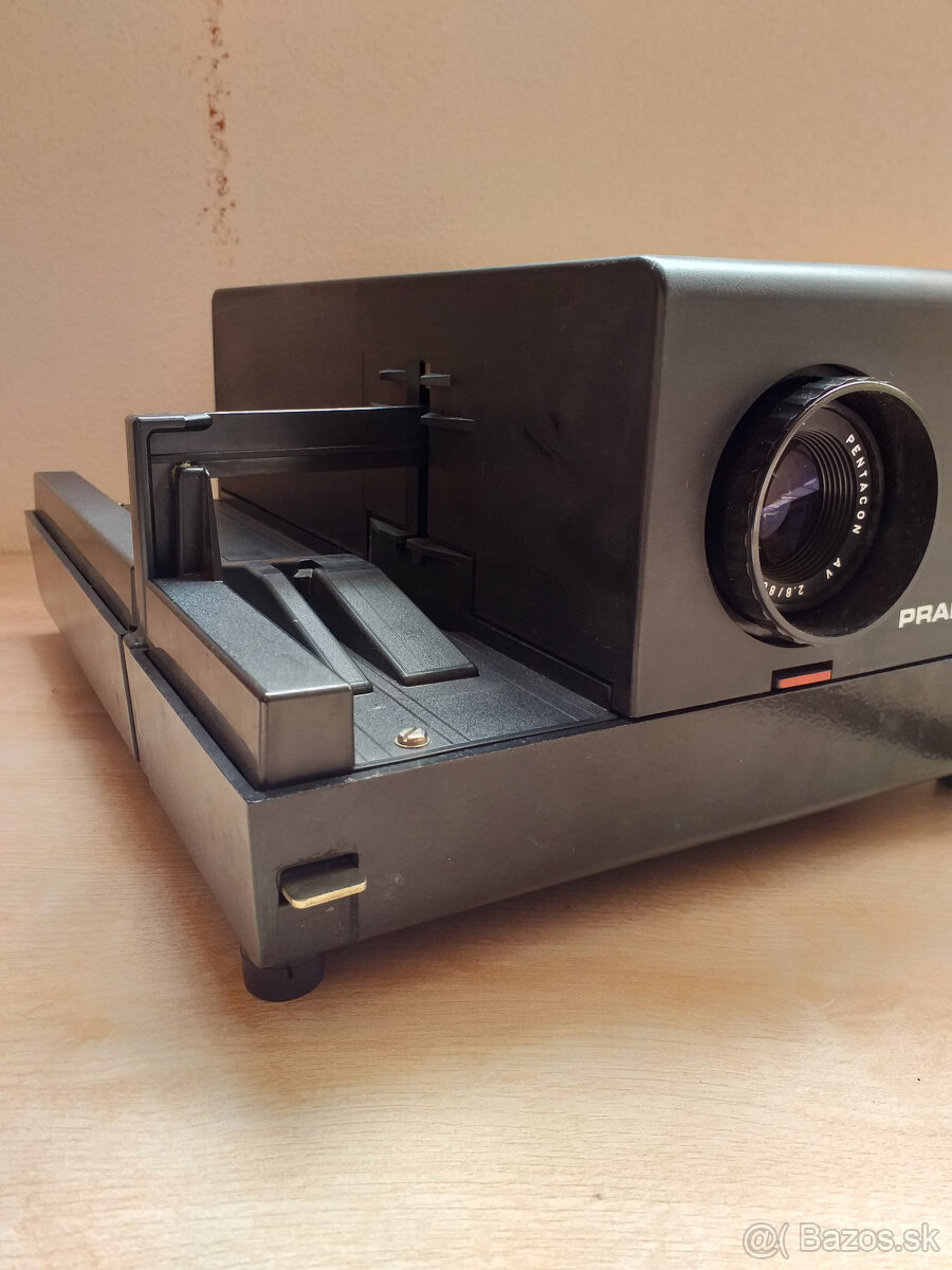 Diaprojektor PRAKTICA 150A - 2