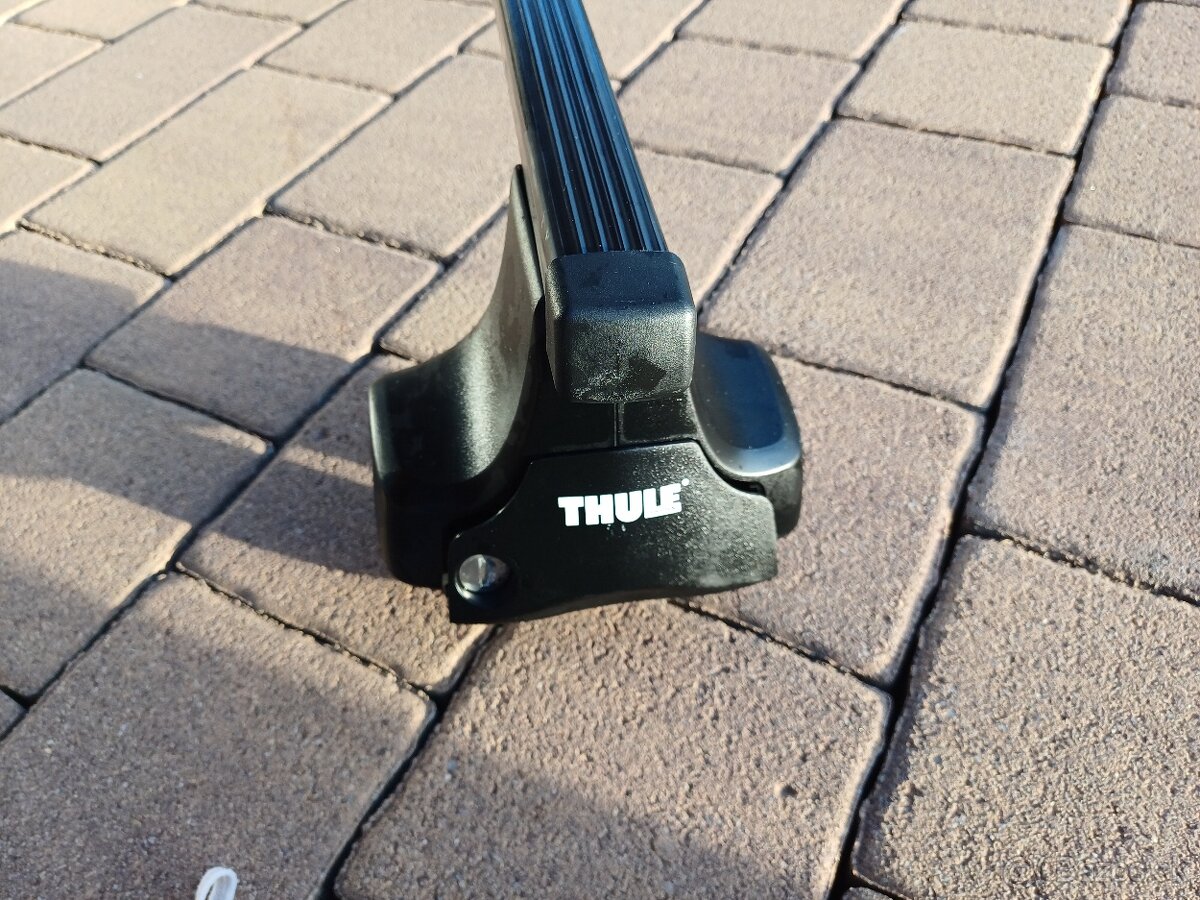 Strešný nosič THULE pre VOLKSWAGEN PASSAT SEDAN - 2