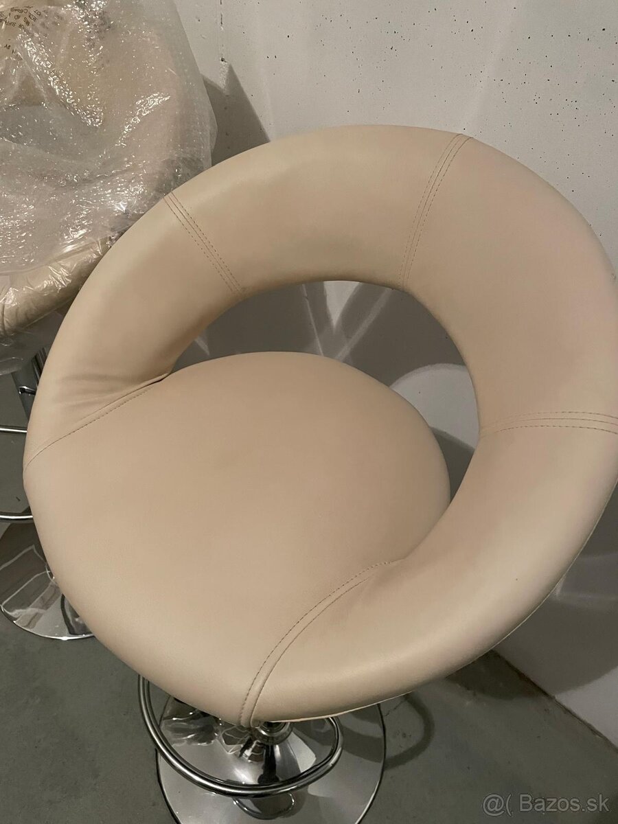 Predám dve barové stoličky - 2