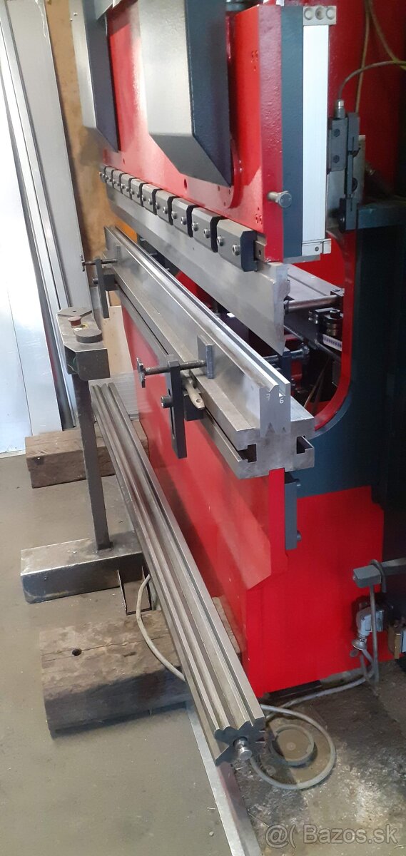 Ohraňovací lis HOL 63/2000 - 2