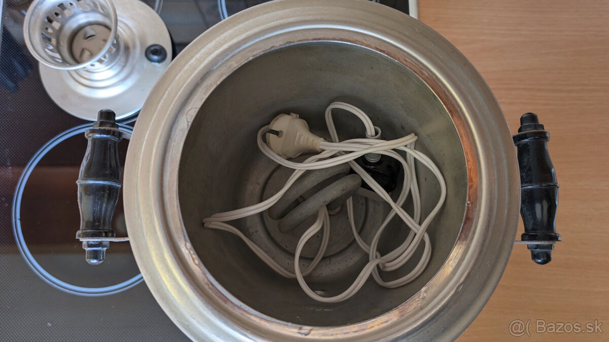 Sovietsky elektrický samovar - 2