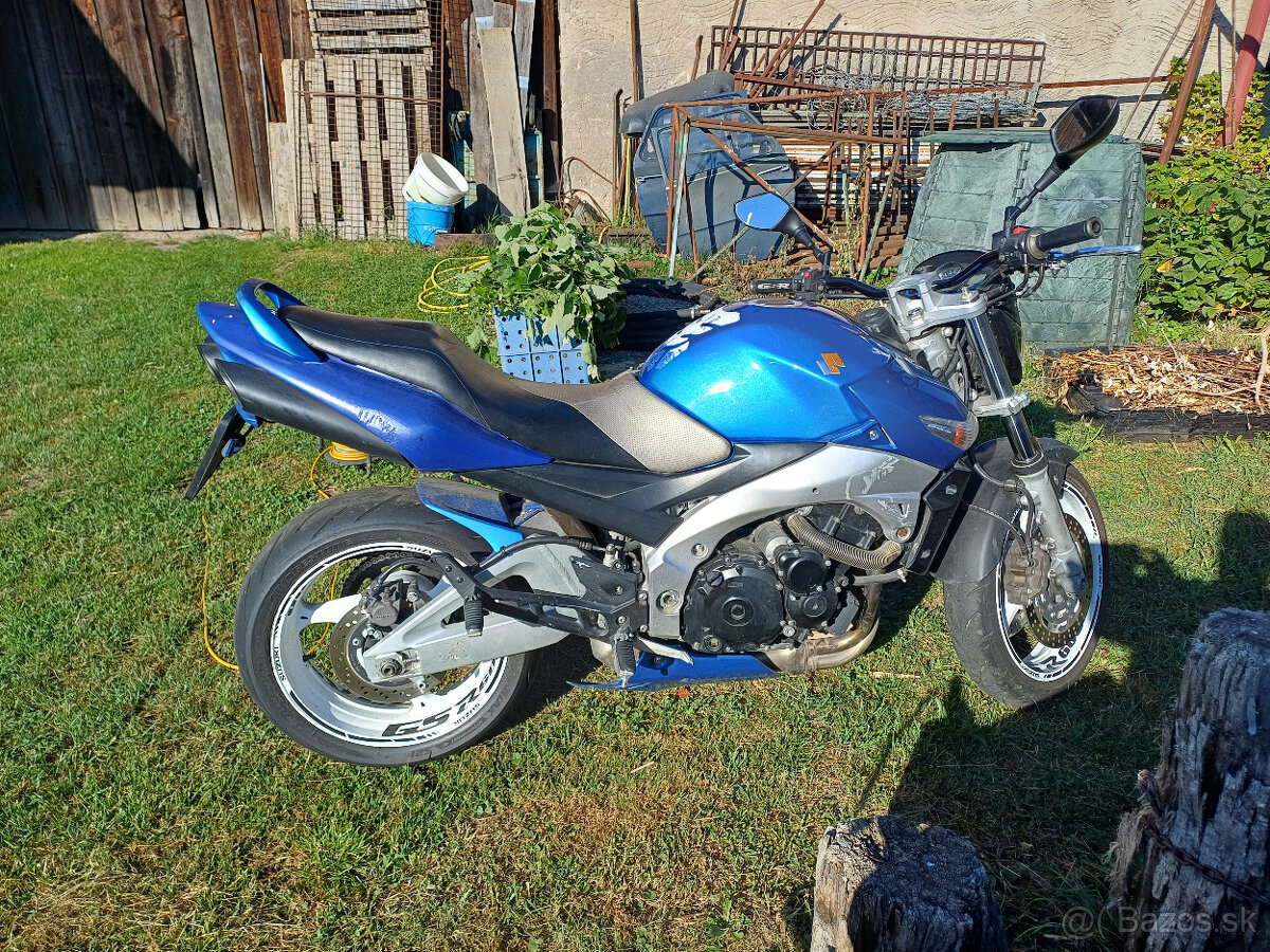 Suzuki GSR 600 - 2