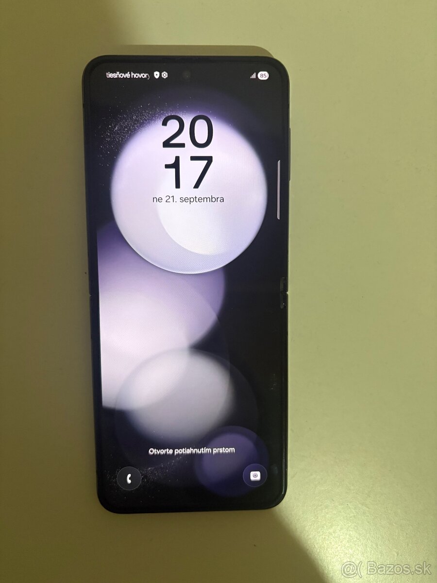 Predám Samsung galaxy z flip 5 - 2