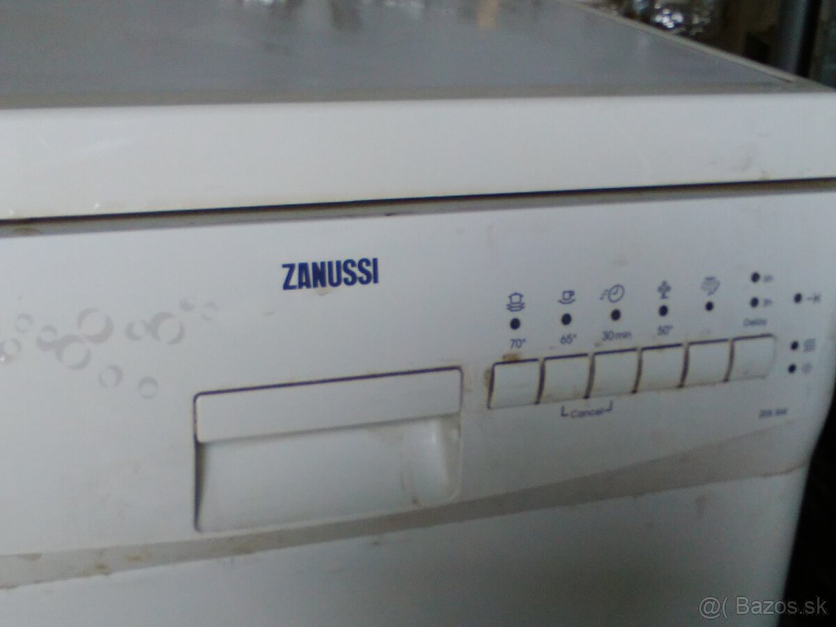 Menšia umývačka Zanussi - 2