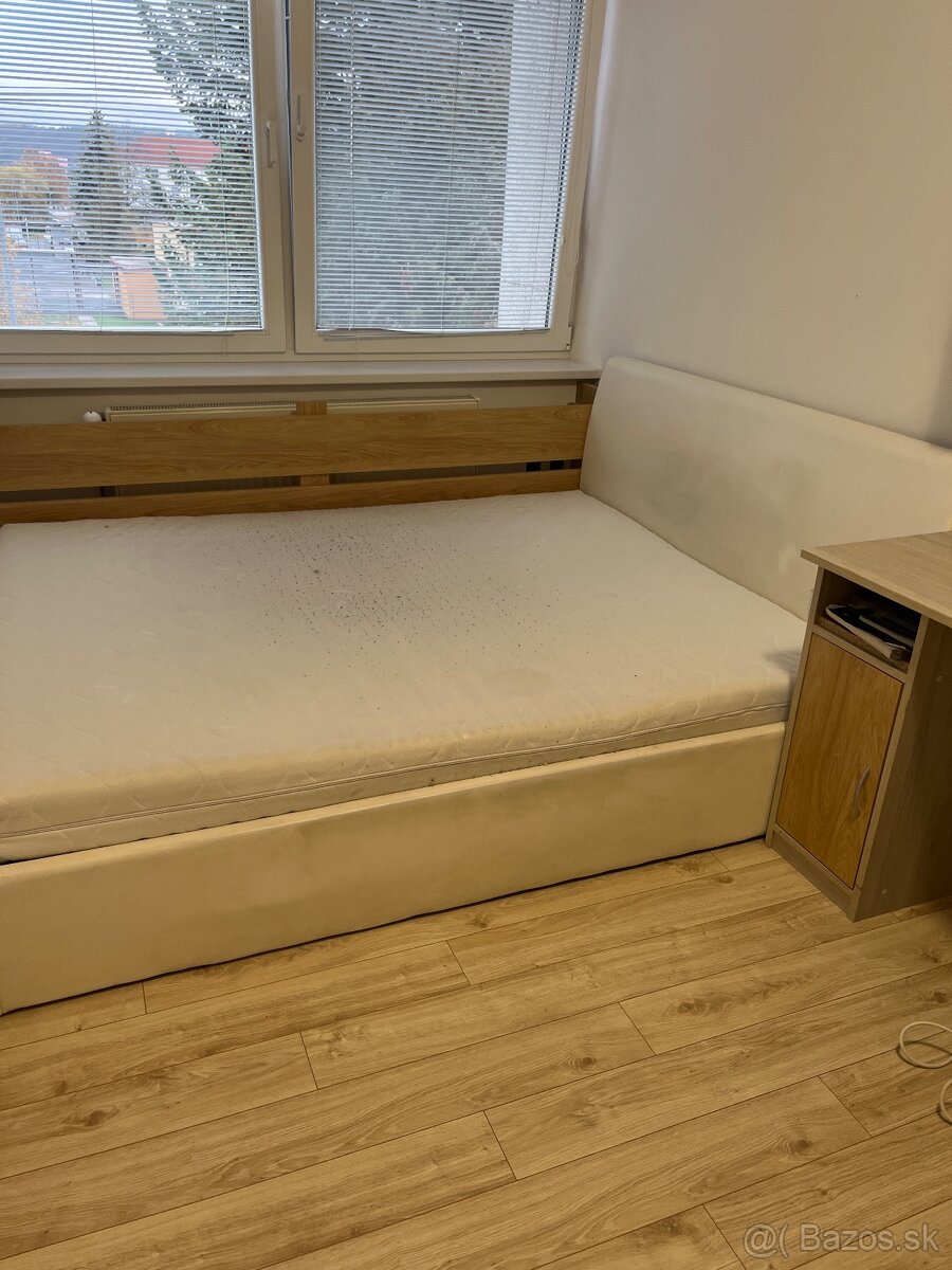 Postel s rostom a matracom 215x170cm s uloznym priestorom - 2