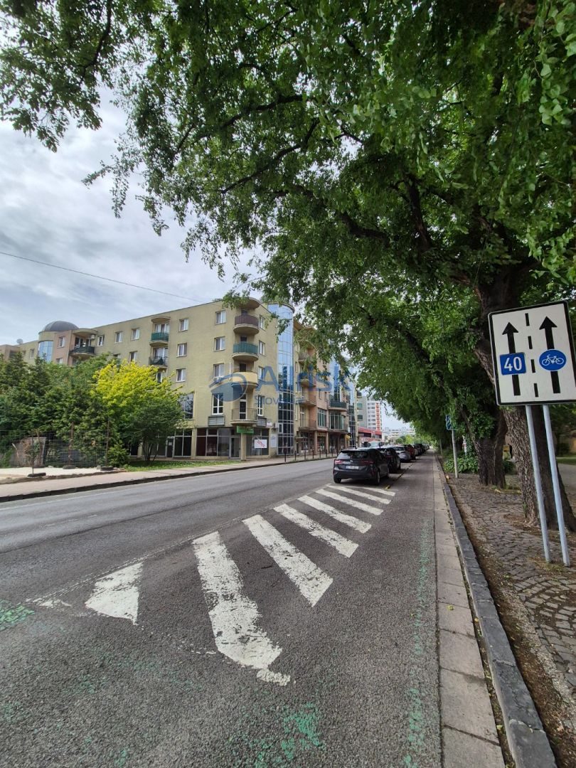 Obchodné priestory pre Vaše podnikanie na predaj v centre Ga - 2