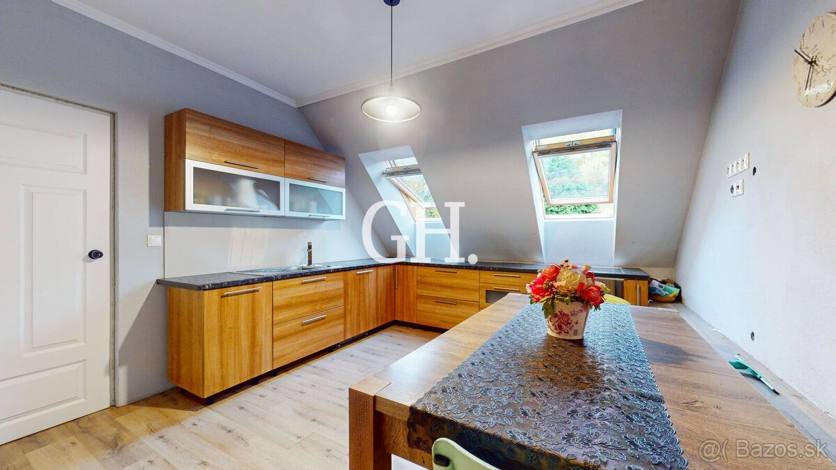 NOVÁ BAŇA- RODINNÝ DOM- ČIASTOČNÁ REKONŠTRUKCIA - 2