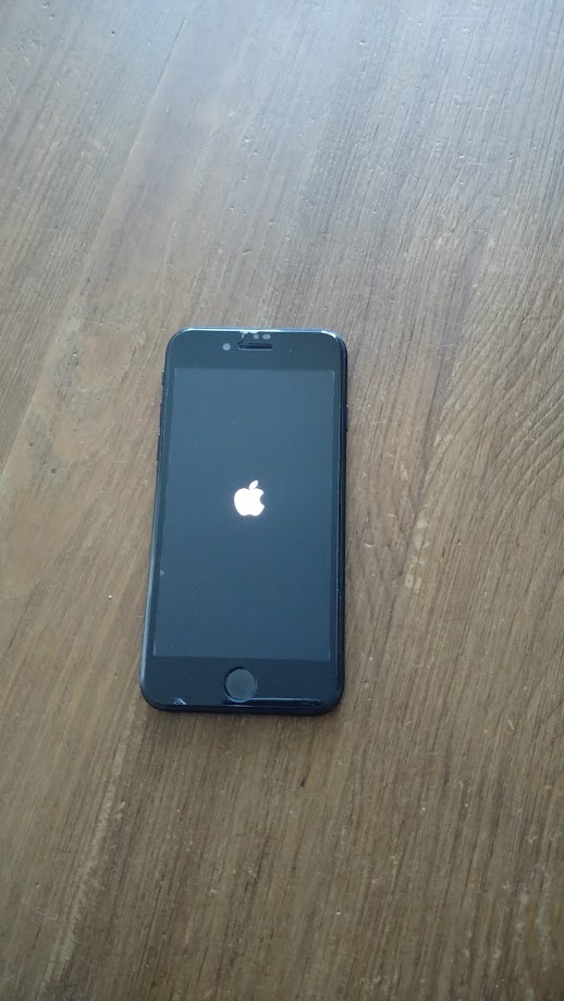 iPhone SE 2020 (64GB Black) - 2