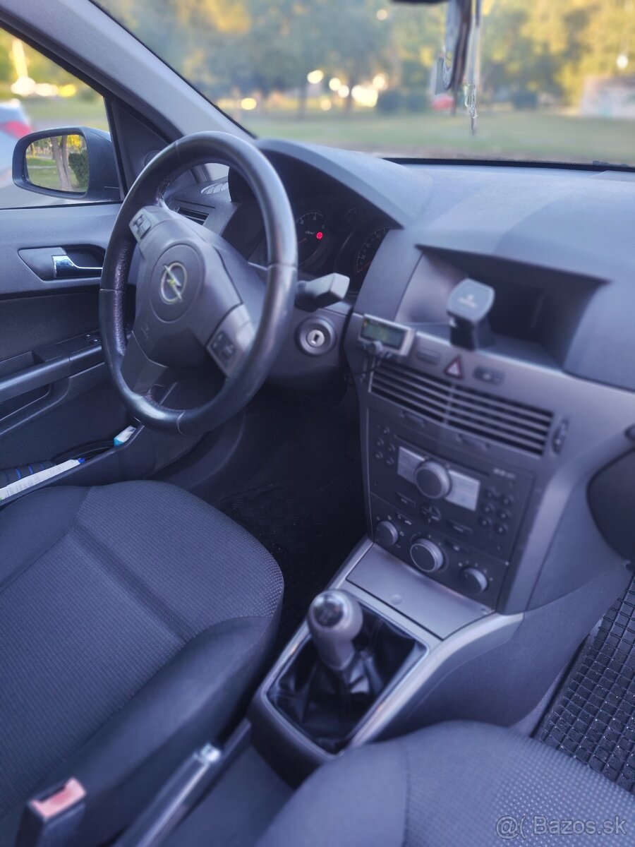 Opel Astra H - 2