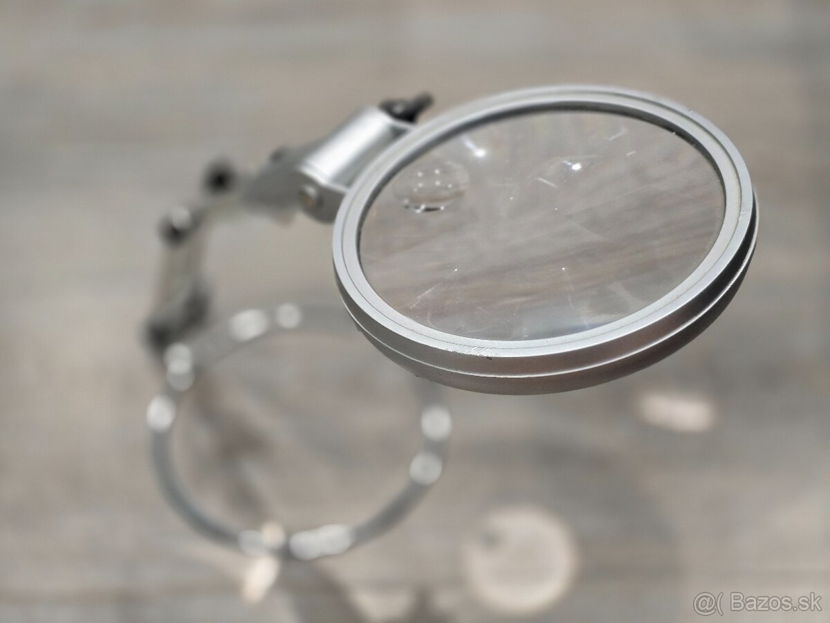 Lupa na stojane 10e - 2