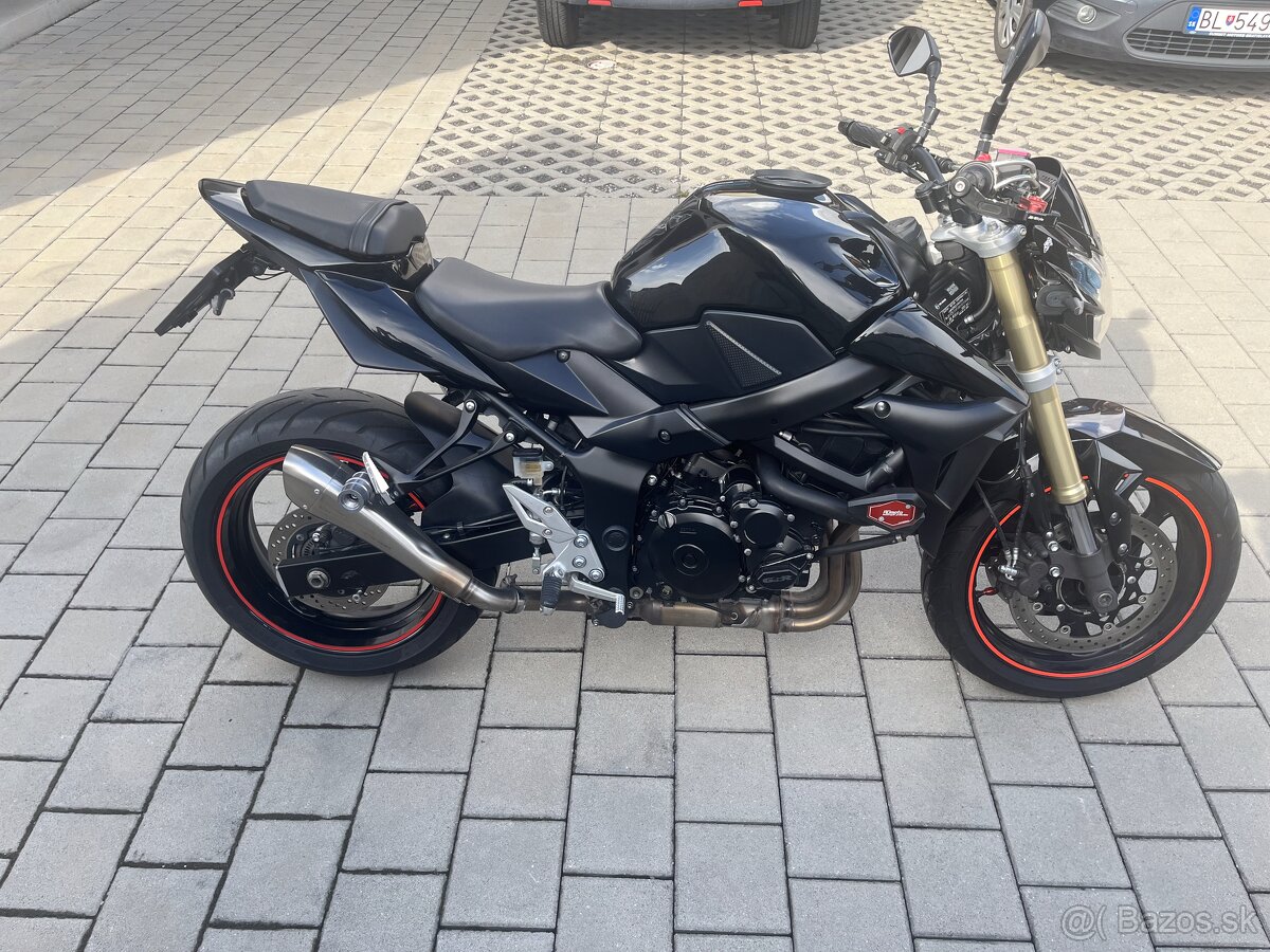 Suzuki GSR 750 - 2
