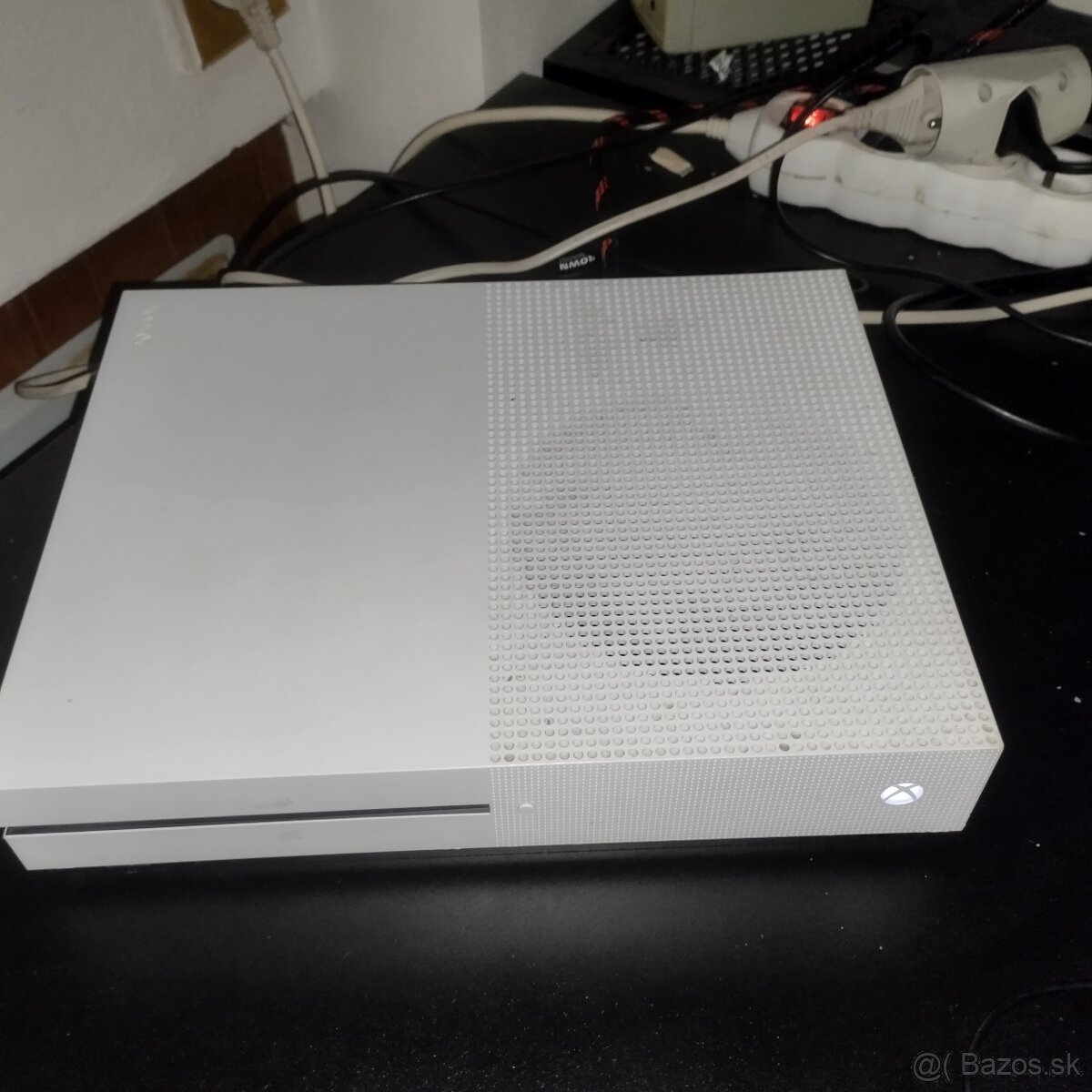 Predám Xbox One S 500Gb - 2