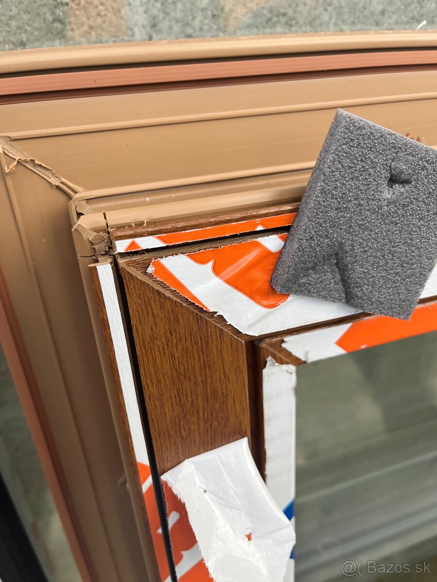 Predám plastové okno 1100x1080 - 2