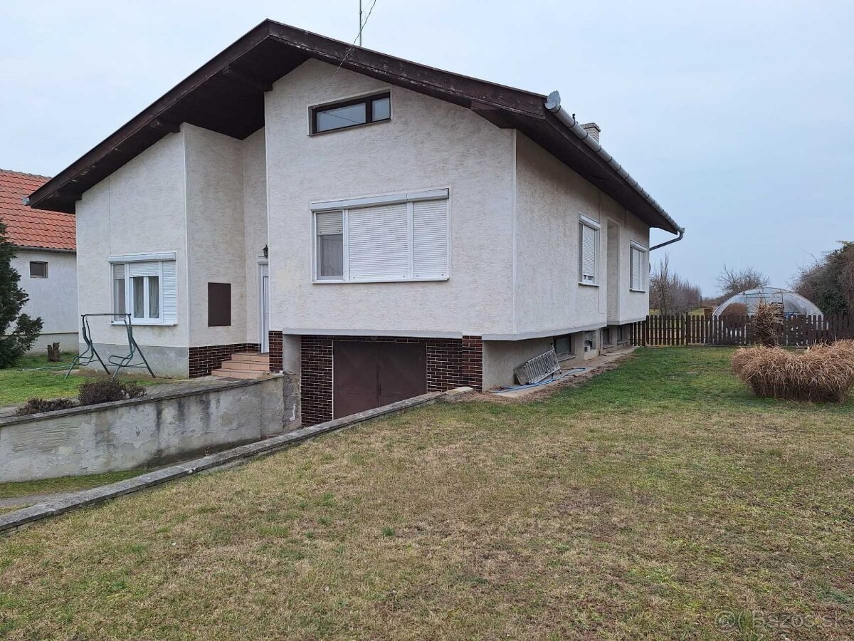 RD Chotín na 9,8 árovom pozemku; Exkluzívne u nás - 2