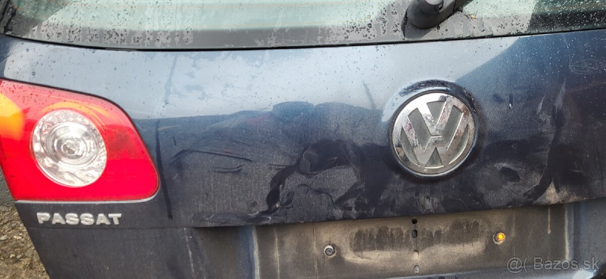 Predám kufor na vw passat - 2