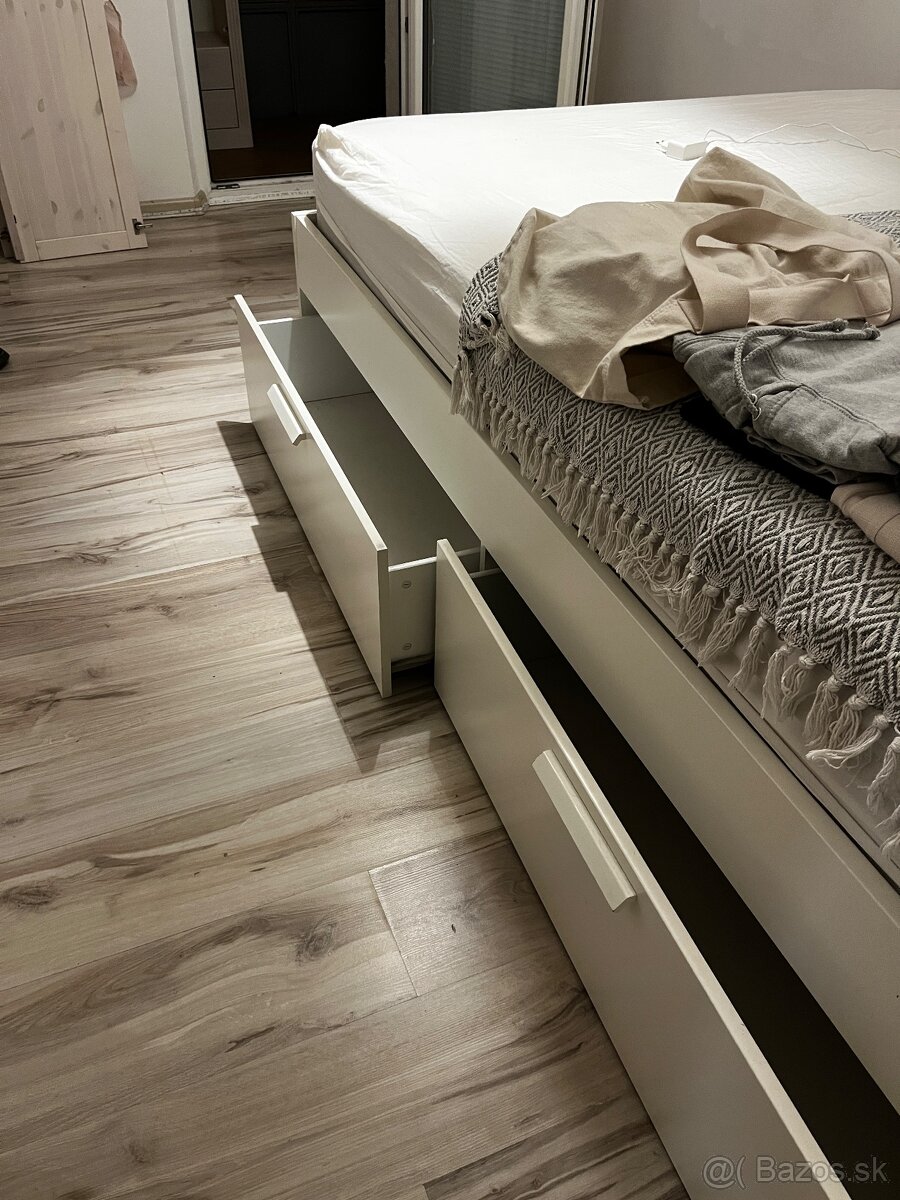 Posteľ s matracou 160x200 - 2