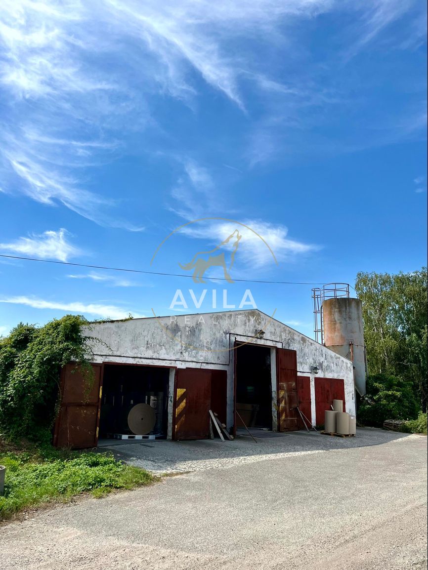 Predaj | Hospodárske budovy v areáli družstva | Hrádok - 2